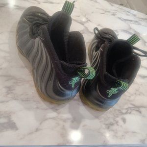 Size 12 Dark Pine Green n Black Nike foamposite Ones